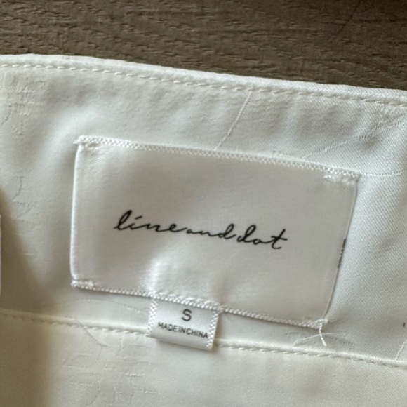 Line and dot Sonia Maxi dress in White🤍 - Picture 4 of 7